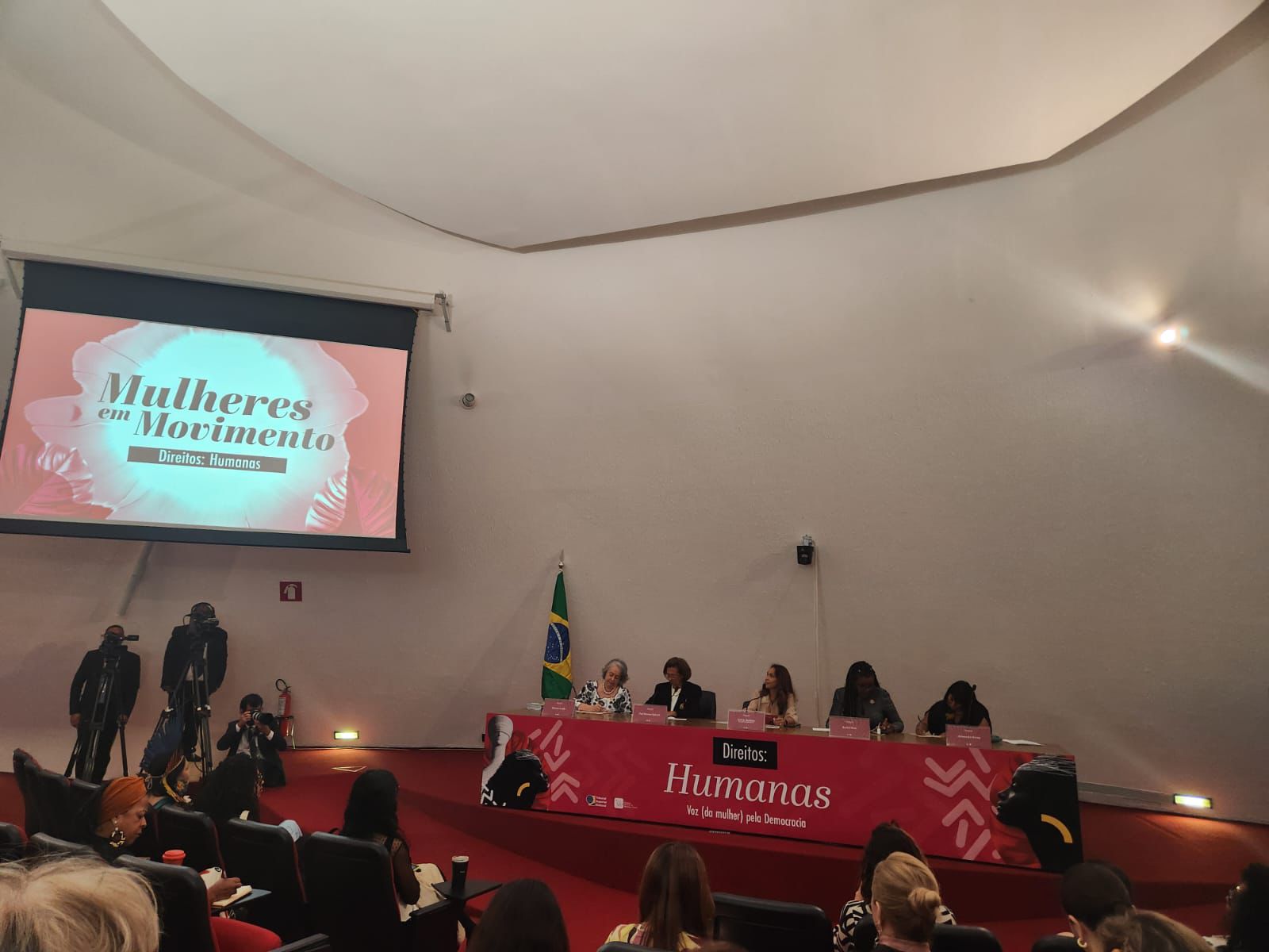 Jornalista e presidente do planetapontocom, Silvana Gontijo, participa do evento ‘Direitos: Humanas’, promovido pelo Tribunal Superior Eleitoral